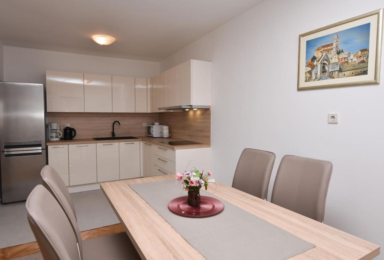 Apartments Danica Primosten Exterior photo