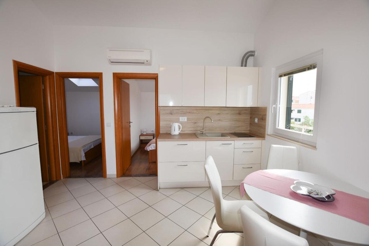 Apartments Danica Primosten Exterior photo